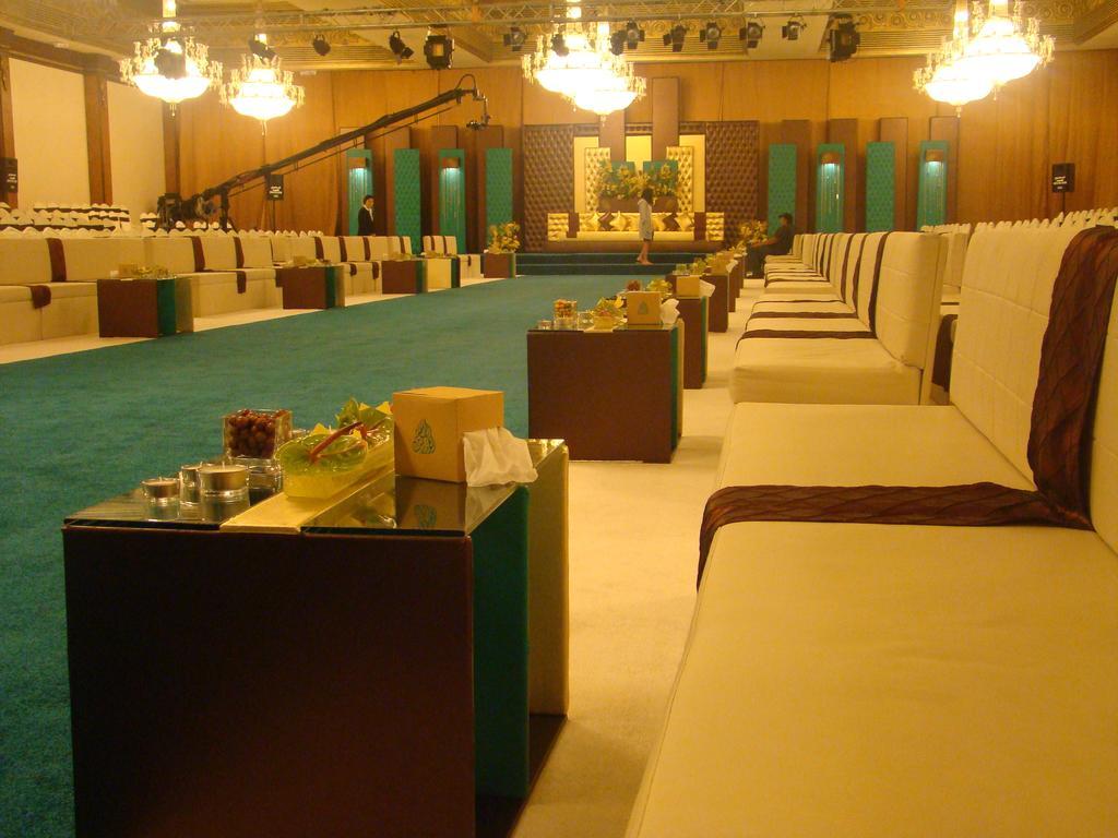 The Convention Center & Royal Suites Hotel Kuwait City Luaran gambar